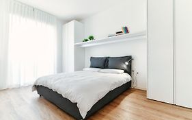 Joivy Superb Flat With Balcony